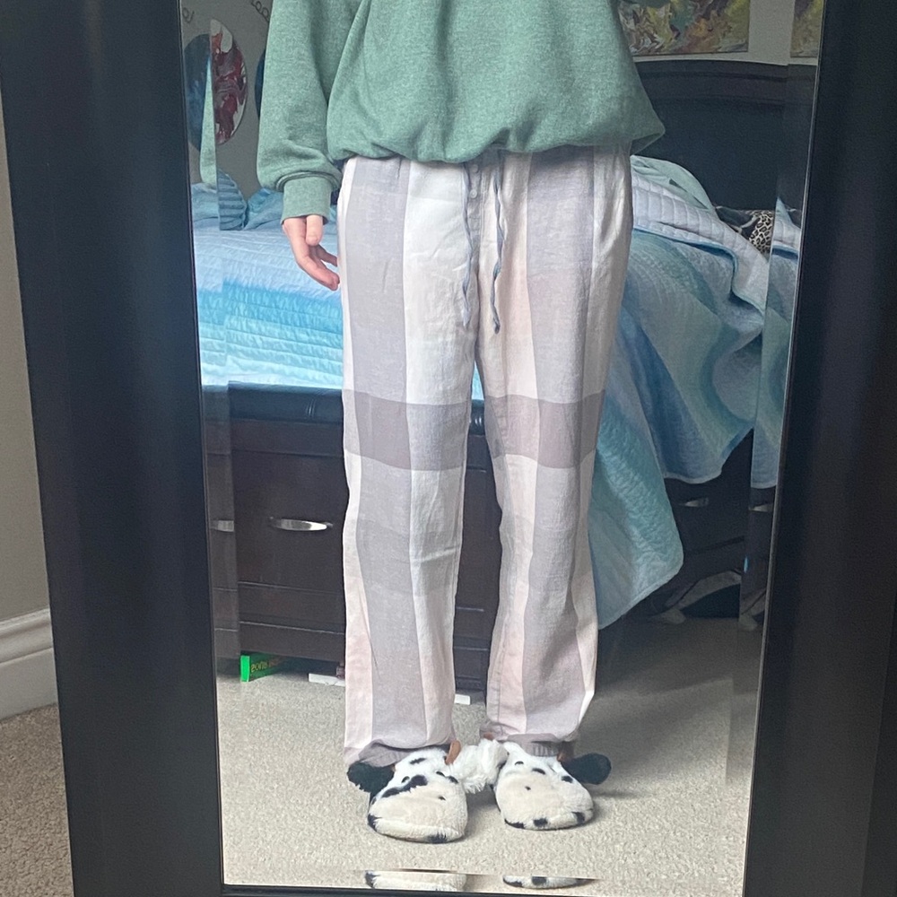Donating soon!!! Sonoma Small Gray and Light Pink Plaid Pajama Pants